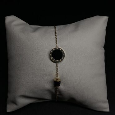 Bracelet médaillon chiffres romains noir