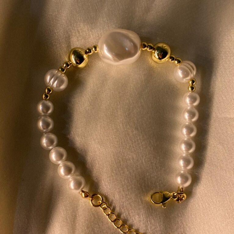 Bracelet Perles d’Eau Douce Baroque avec Perles Dorées